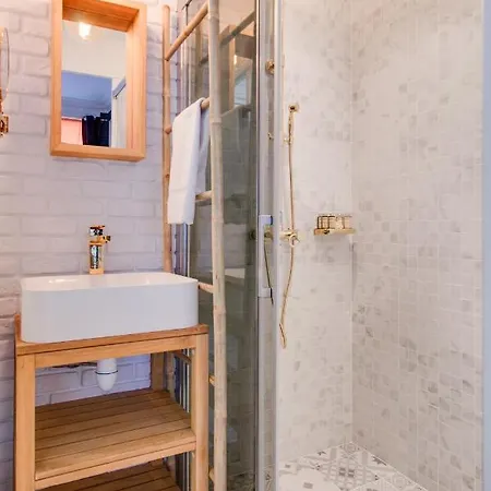 The Champs Elysees Blue * パリ