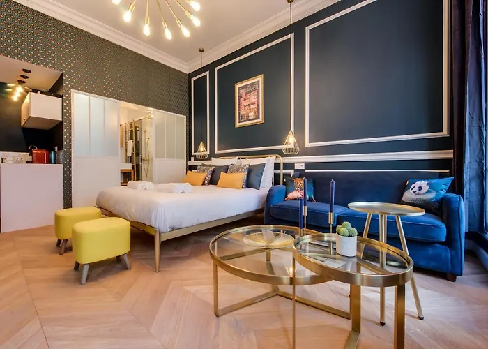 The Blue Elysee Appartement *